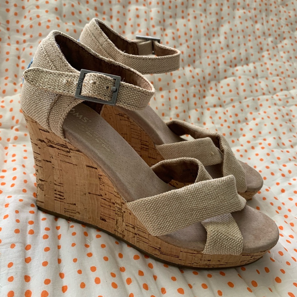 TOMS wedge heels. Color: Cream